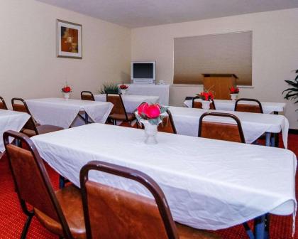 Quality Inn Rio Rancho - image 15