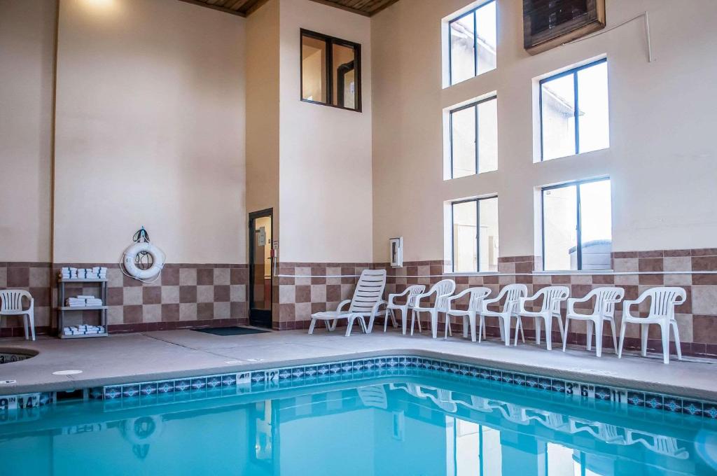 Quality Inn Rio Rancho - image 2
