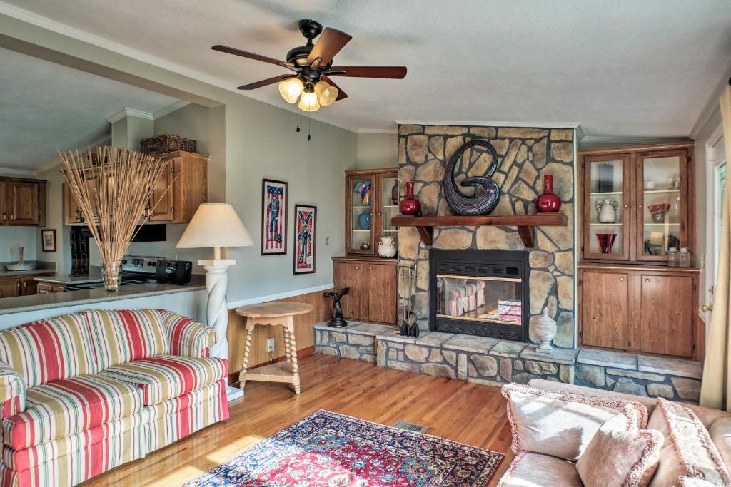 Pet-Friendly Home by Cloudland and Chickamauga! - main image