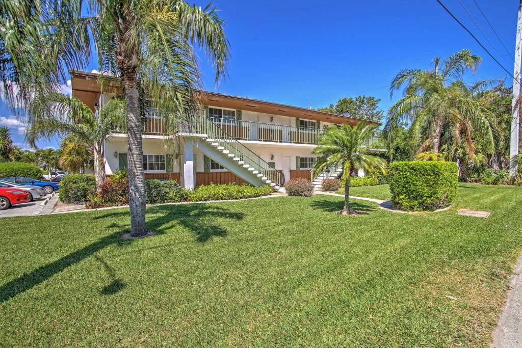 Walk to Beach and Marina from Singer Island Condo! - main image