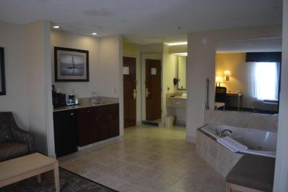 SureStay Plus Hotel by Best Western Roanoke Rapids I-95 - image 10
