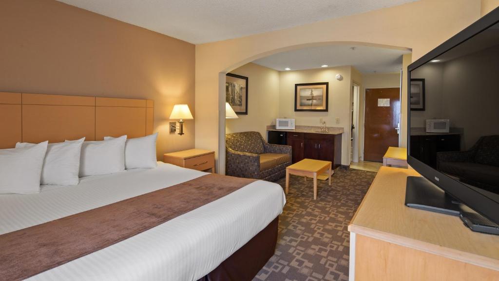 SureStay Plus Hotel by Best Western Roanoke Rapids I-95 - image 5