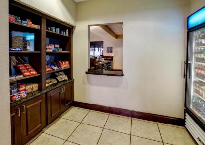 Hampton Inn Roanoke Rapids - image 10