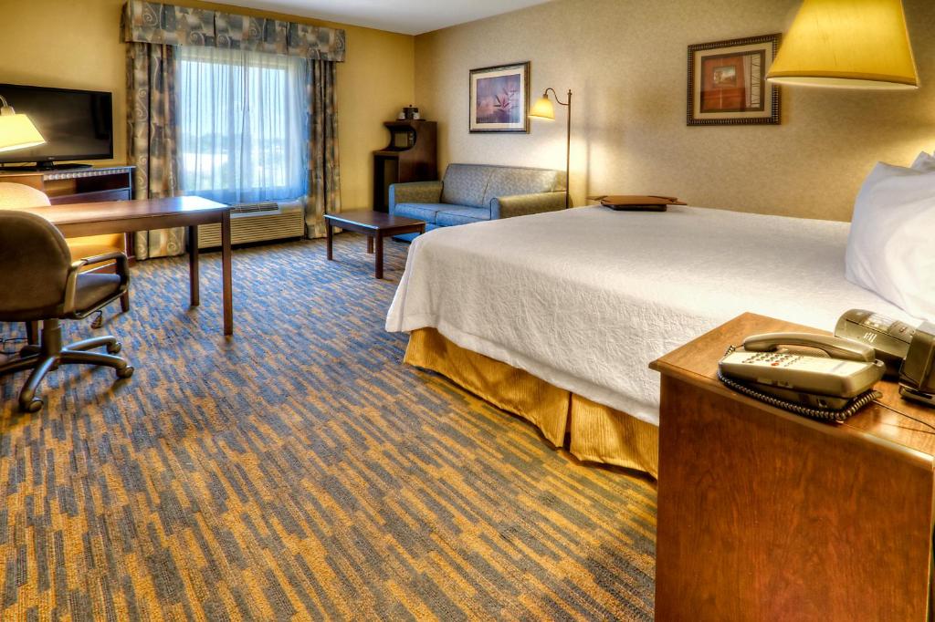 Hampton Inn Roanoke Rapids - image 2