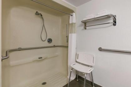 Country Inn & Suites by Radisson Roanoke Rapids NC - image 7