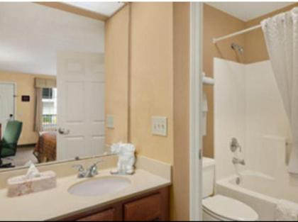 Baymont by Wyndham Roanoke Rapids - image 14