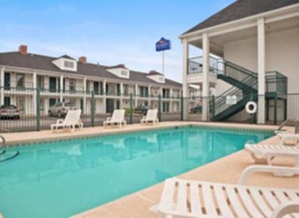 Baymont by Wyndham Roanoke Rapids - image 15