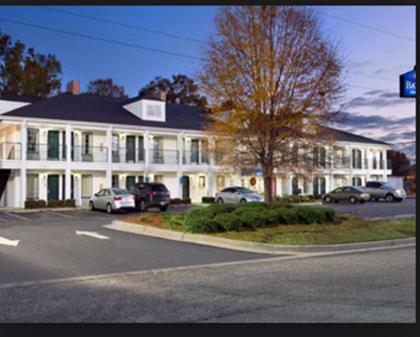 Baymont by Wyndham Roanoke Rapids - image 7