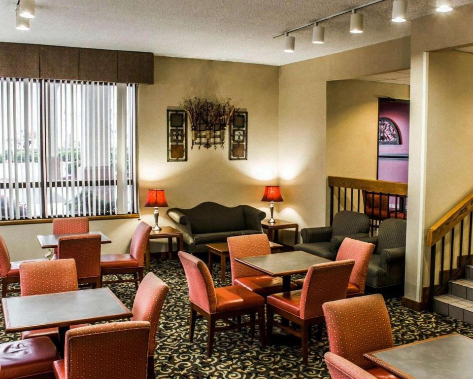 Quality Inn Roanoke near Lake Gaston - image 5