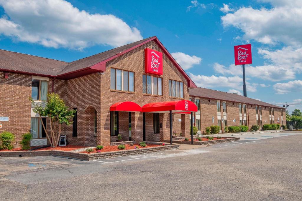 Red Roof Inn Roanoke Rapids - main image