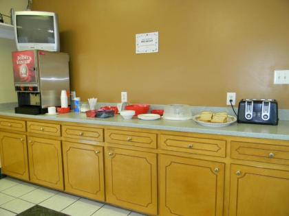 Fairfax Motel - image 8