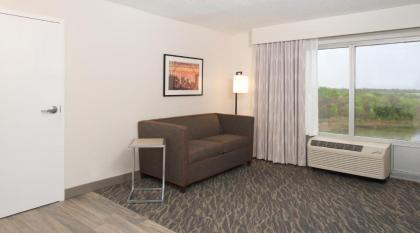 Hampton Inn and Suites North Fort Worth - image 21
