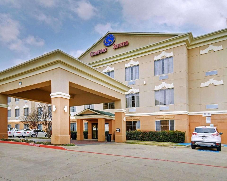 Comfort Suites Roanoke - Fort Worth North - main image
