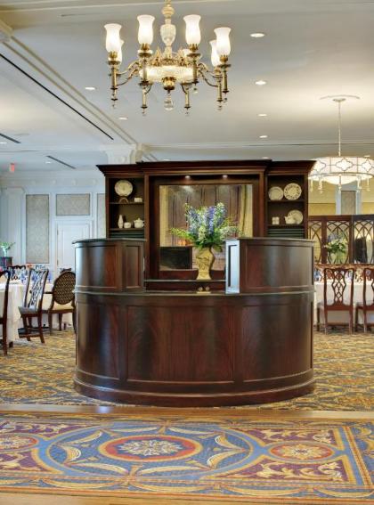 Hotel Roanoke & Conference Center Curio Collection by Hilton - image 10
