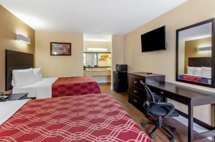 Econo Lodge Civic Center - image 11