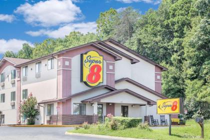 Super 8 by Wyndham Roanoke VA - image 1