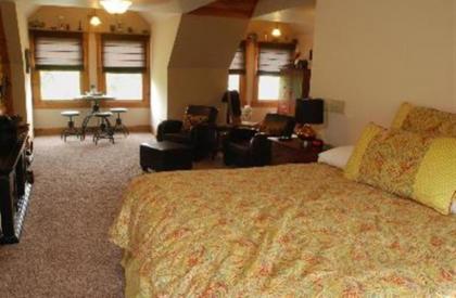 Shirley's Bed And Breakfast - image 12