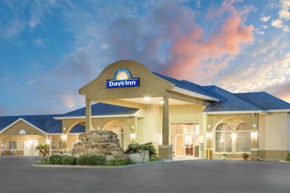 Days Inn by Wyndham Robstown - image 1