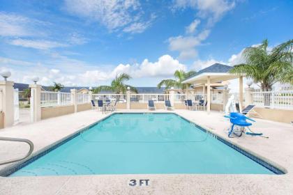 Days Inn by Wyndham Robstown - image 11