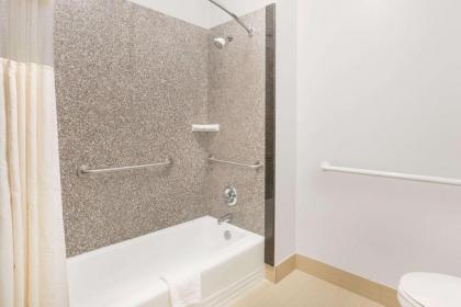 Days Inn by Wyndham Robstown - image 12