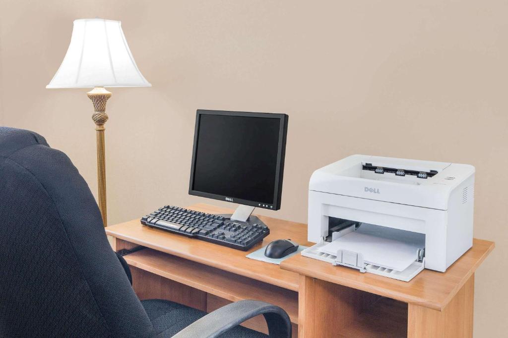 Days Inn by Wyndham Robstown - image 2