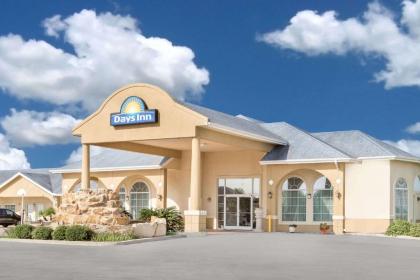 Days Inn by Wyndham Robstown - image 8