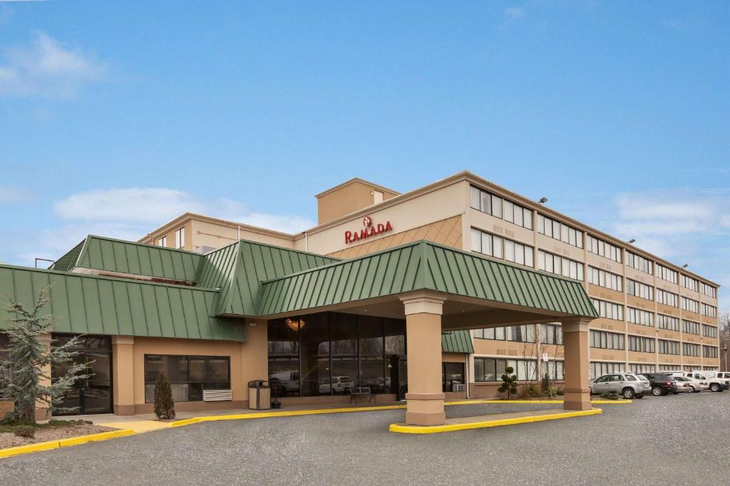 Ramada by Wyndham Rochelle Park Near Paramus - main image
