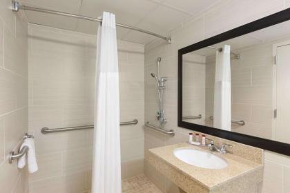 Ramada by Wyndham Rochelle Park Near Paramus - image 11