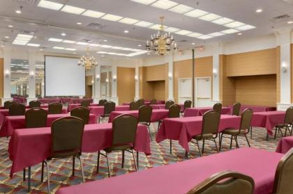 Ramada by Wyndham Rochelle Park Near Paramus - image 19