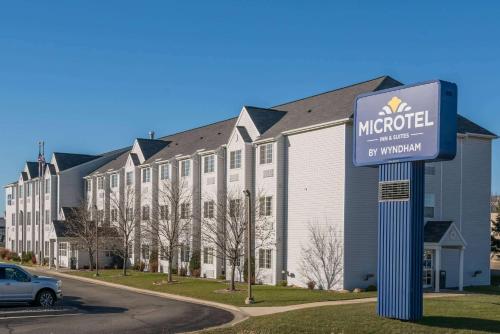 Microtel Inn & Suites by Wyndham Rochester North Mayo Clinic - main image