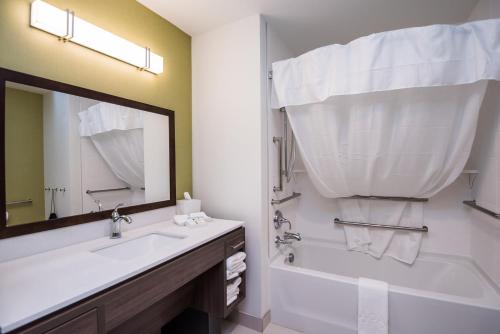 Home2 Suites by Hilton Rochester Mayo Clinic Area - image 5