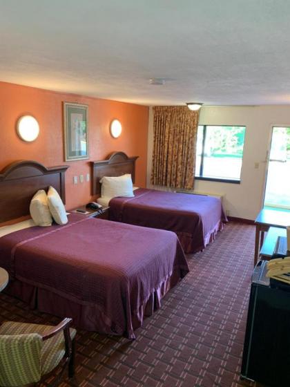 Royal Regency Inn - image 12