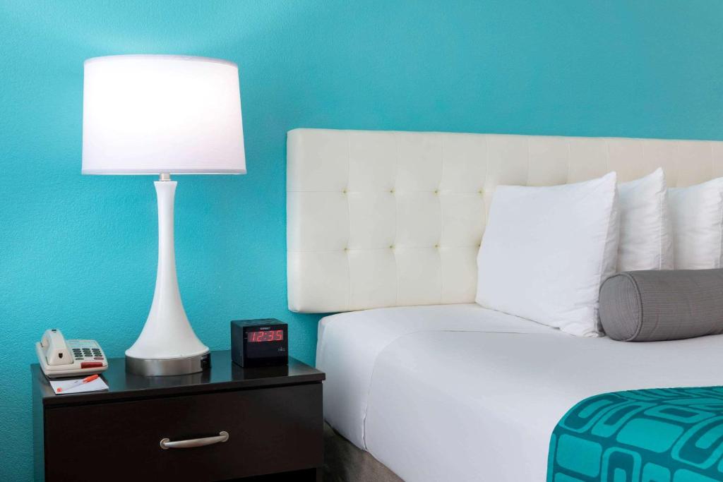 Howard Johnson by Wyndham Rock Hill - main image