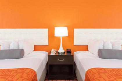 Howard Johnson by Wyndham Rock Hill - image 15