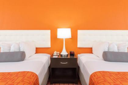 Howard Johnson by Wyndham Rock Hill - image 4