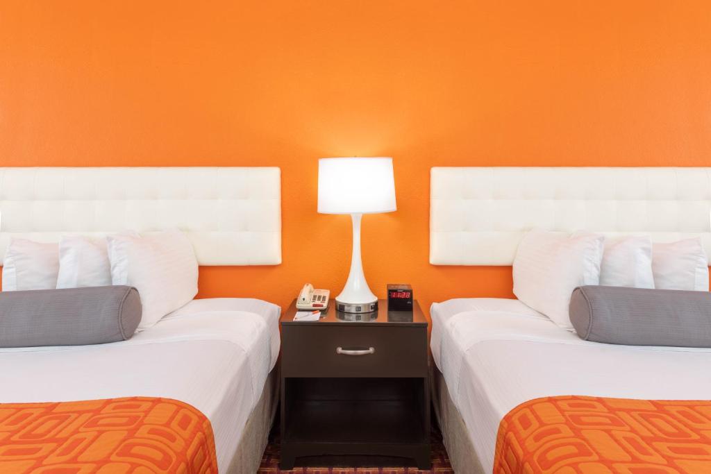 Howard Johnson by Wyndham Rock Hill - image 4
