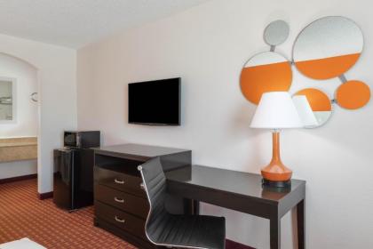 Howard Johnson by Wyndham Rock Hill - image 5