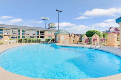 Days Inn by Wyndham Rock Hill - image 2
