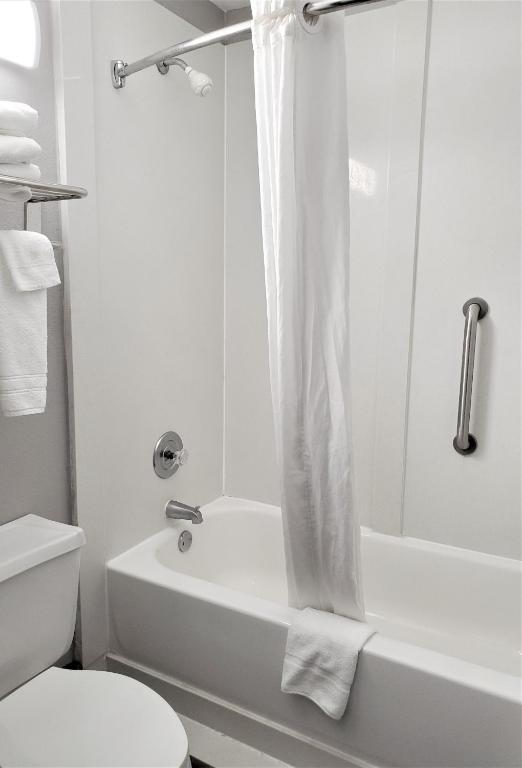 Days Inn by Wyndham Rock Hill - image 7