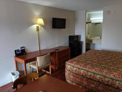 Economy Inn Express - image 12