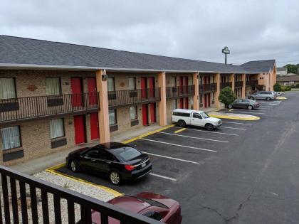 Economy Inn Express - image 8