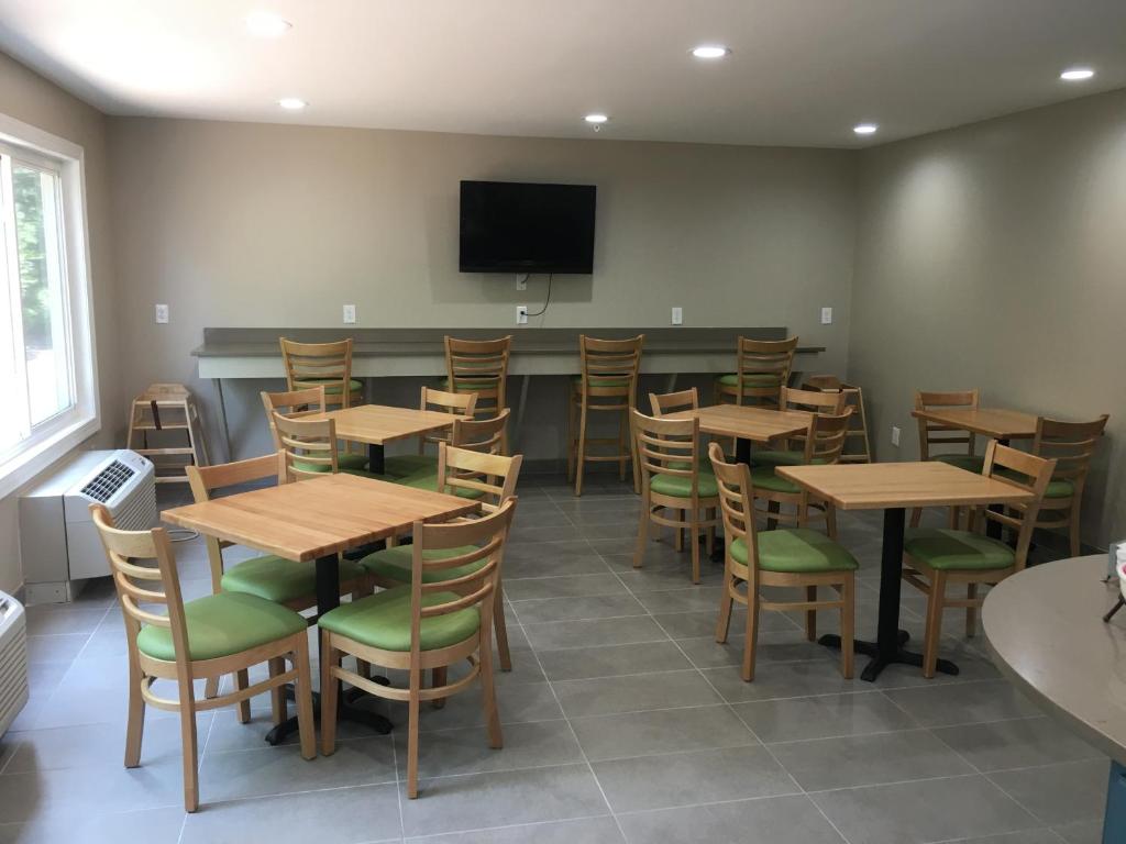 Country Inn & Suites by Radisson Rock Hill SC - image 5