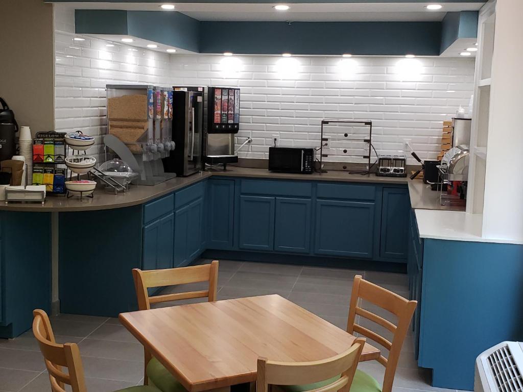 Country Inn & Suites by Radisson Rock Hill SC - image 6