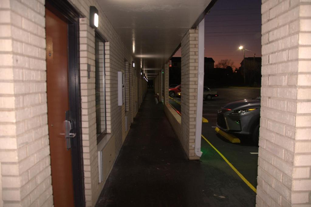 Bestway Inn - image 2
