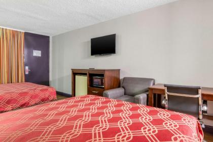 Econo Lodge Rock Hill - image 13