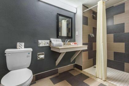 Econo Lodge Rock Hill - image 6