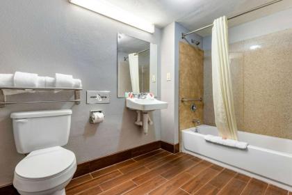 Econo Lodge Rock Hill - image 8