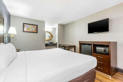 Econo Lodge Rock Hill - image 9