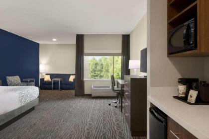 La Quinta by Wyndham Rock Hill - image 11