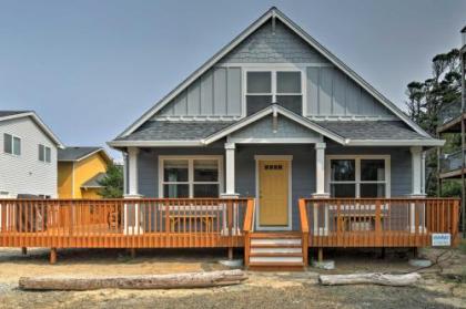 Rockaway Cottage with Ocean View on Beach Access!